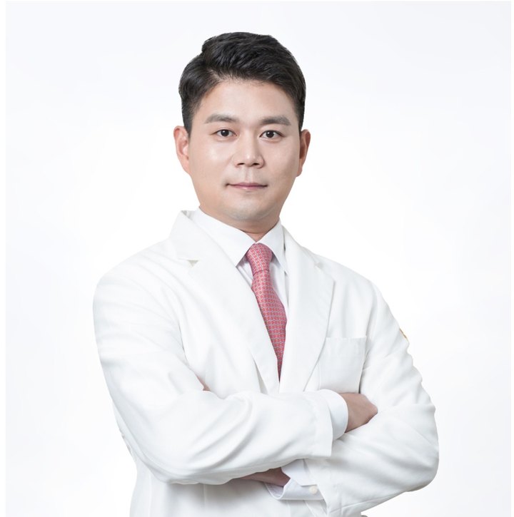 Dr. Seung-wook Song, plastic surgeon